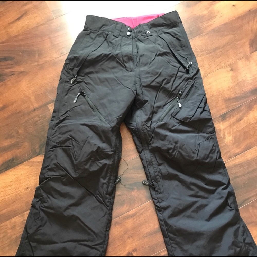 Black ski pants